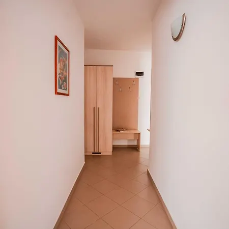 таня Apartment